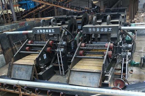 輪式洗砂機每小時可以洗多少沙子?如何提高它的產量?(圖4) 輪式洗砂機每小時可以洗多少沙子?如何提高它的產量?(圖4)