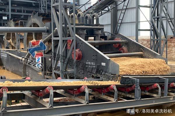 一天能洗3000噸的洗砂機(jī)生產(chǎn)線需要什么設(shè)備?(圖2) 一天能洗3000噸的洗砂機(jī)生產(chǎn)線需要什么設(shè)備?(圖2)