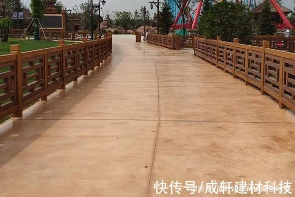 彩色混凝土洗砂地坪施工技術應用(圖2)