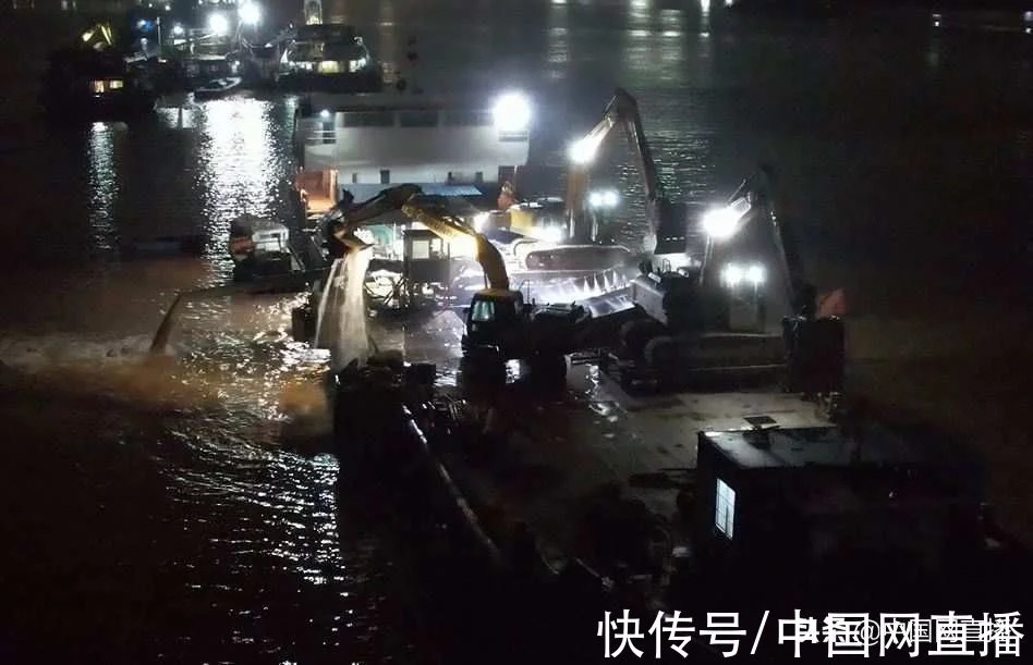 觸目驚心！黃泥水竟從洗砂船直排河道(圖4)
