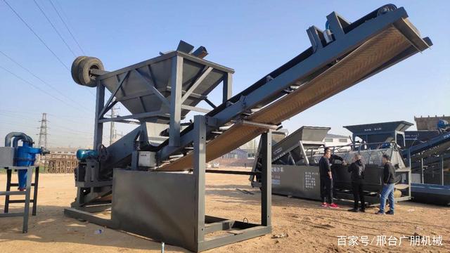 新型移動滾筒篩沙機振動篩錘式破碎機螺旋洗砂機細(xì)沙回收機(圖2)
